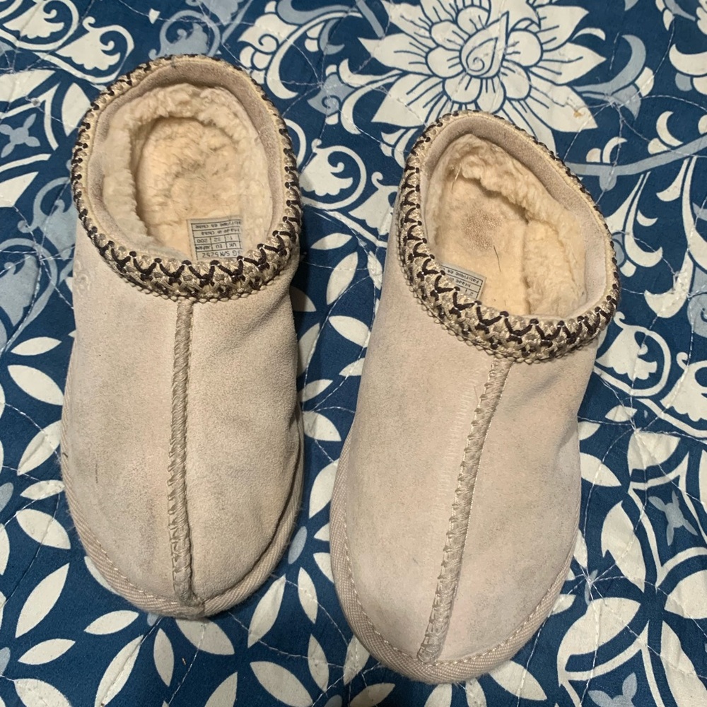 UGG Tasman Sand kids size 2